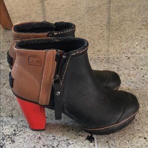 Sorel rain platform boots